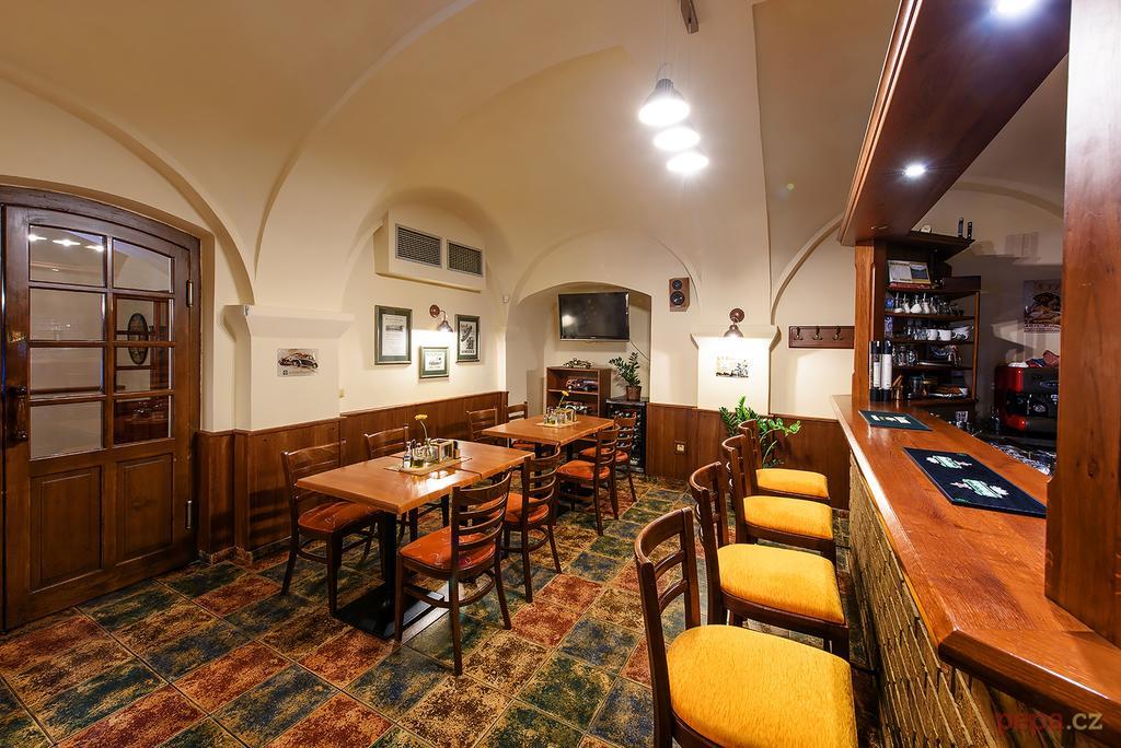Restaurace A Penzion U Palecku Skutec Luaran gambar